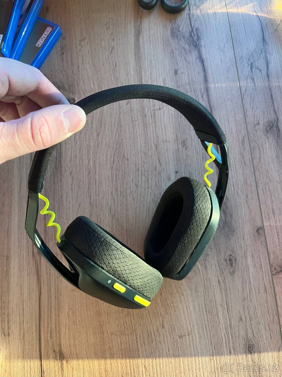 Logitech G435 LIGHTSPEED - herní sluchátka + USB hub - 2