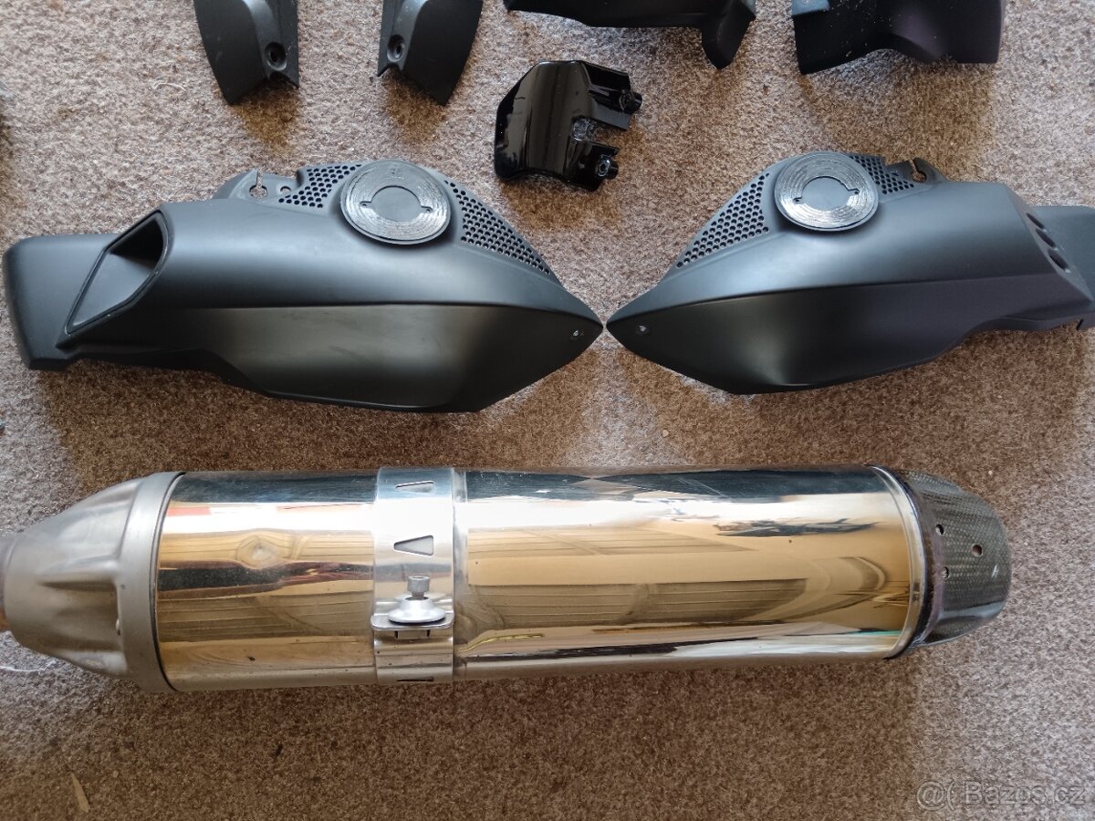 Soubor dílů na BMW K1200r - 2