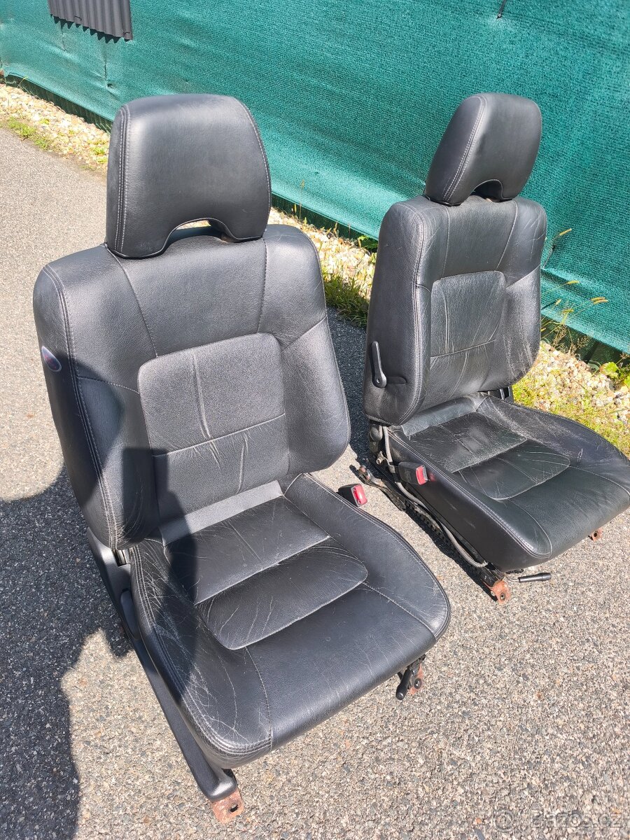 kožený interiér - Subaru Legacy - 2