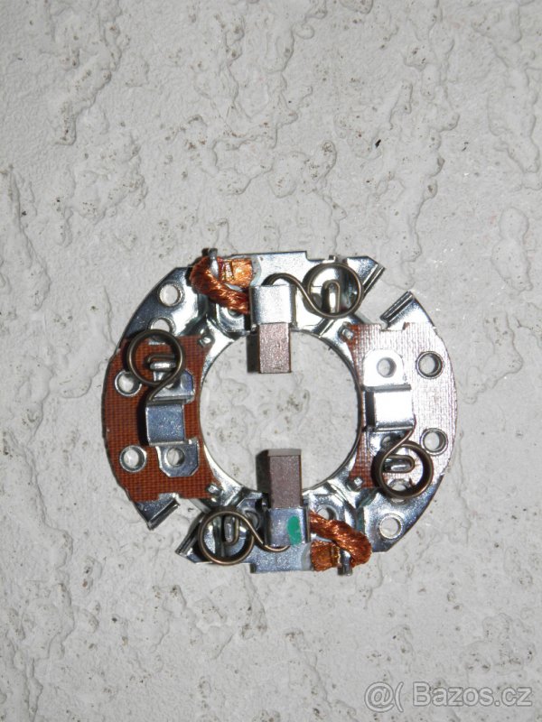 Držák startéru Kia (OK900-18X70 A) - 2