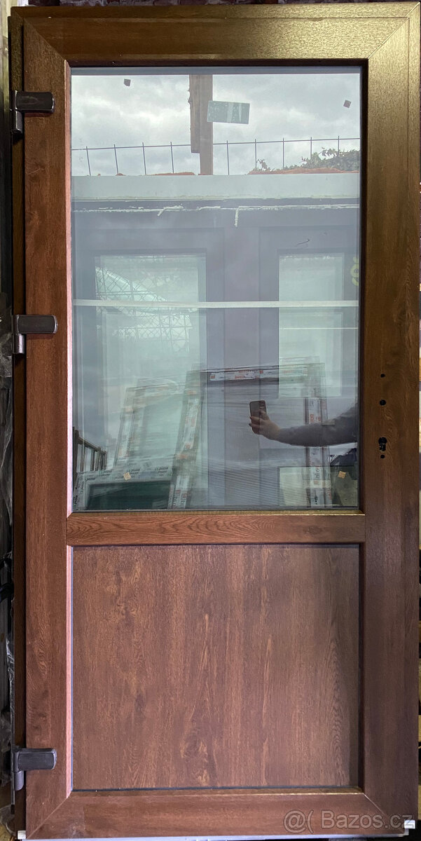 Vchodové dveře - ořech/ořech, prosklené 2/3, 98x200mm - 2