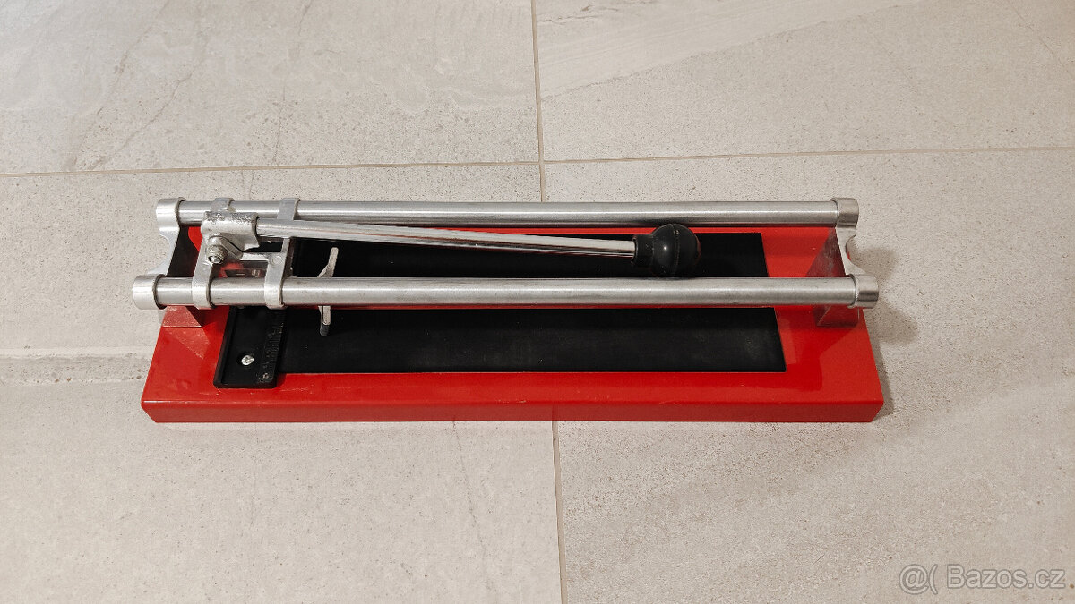 Řezačka obkladů - 2