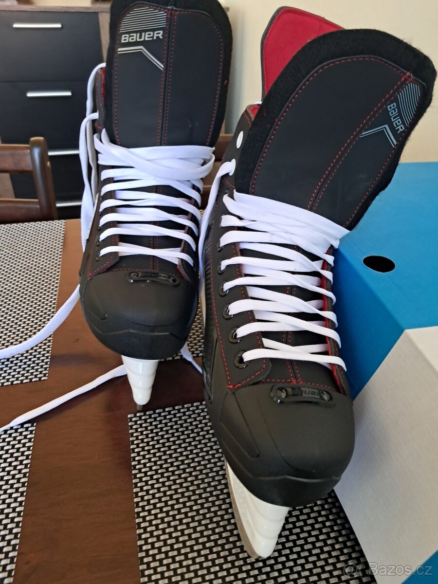 Nové pánské brusle. - 2