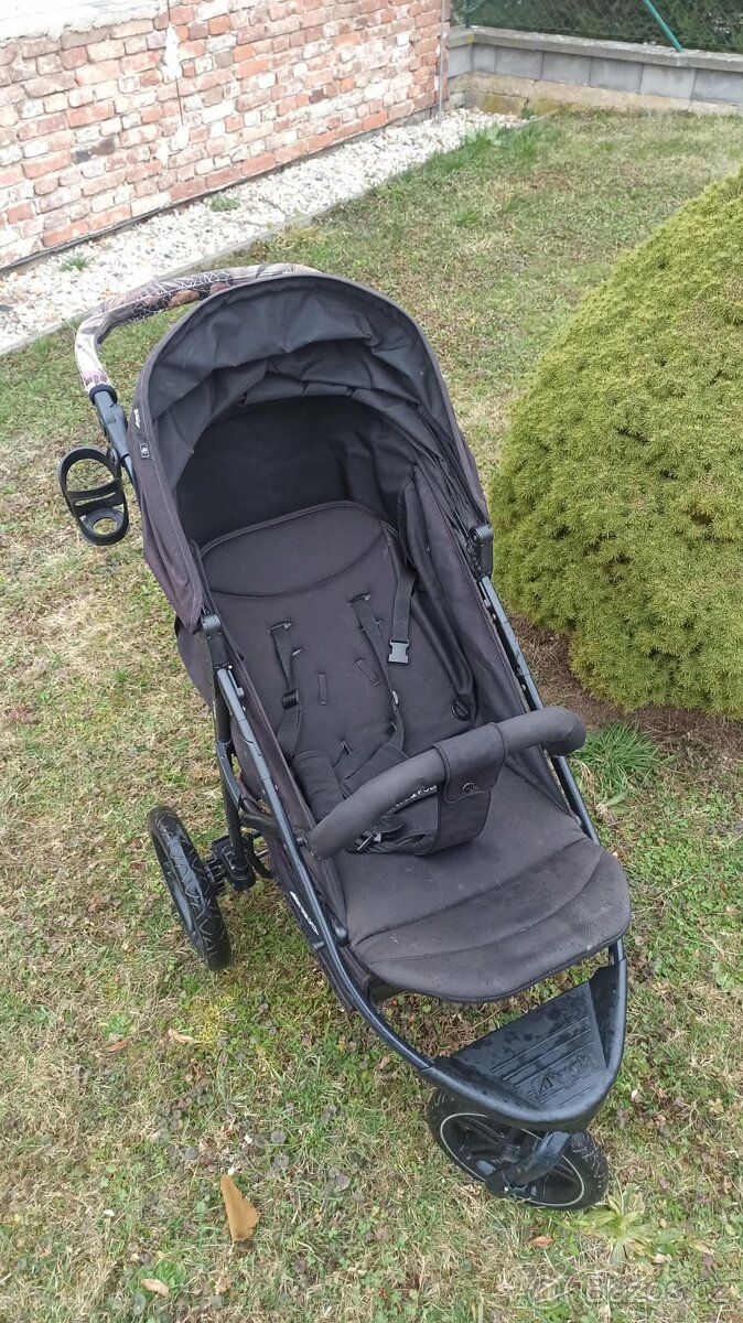 Sportovní kočárek - 2