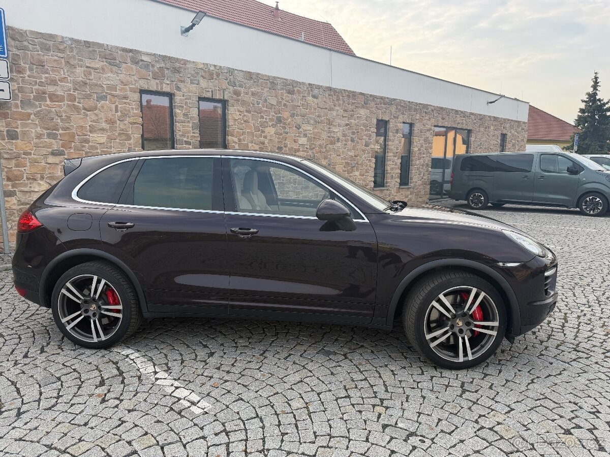 Porsche Cayenne Turbo 4.8 V8 Biturbo | 368 kW - 2