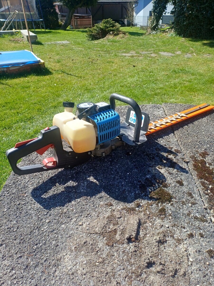 Prodám benzinový plotostřih Güde - 2