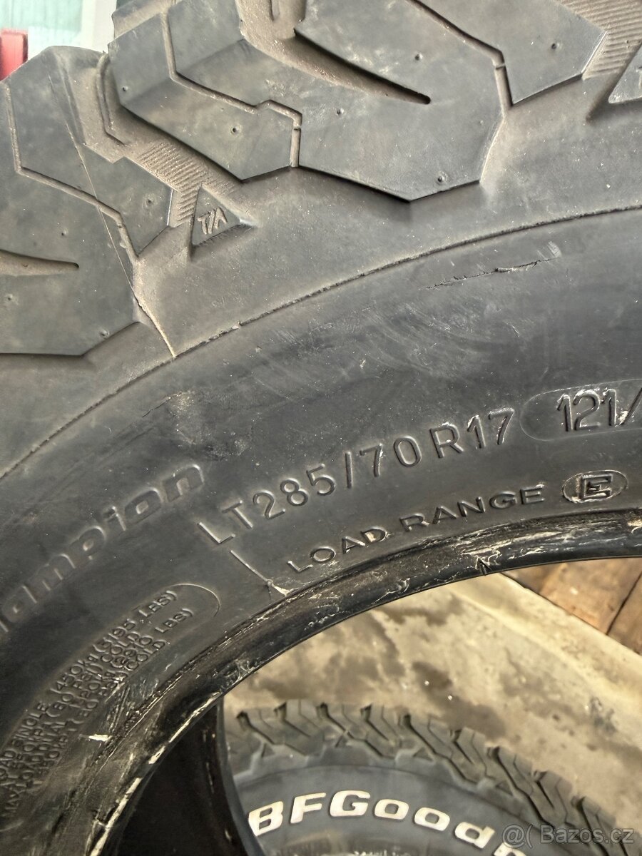 285 70 R17 BFGoodrich - 2