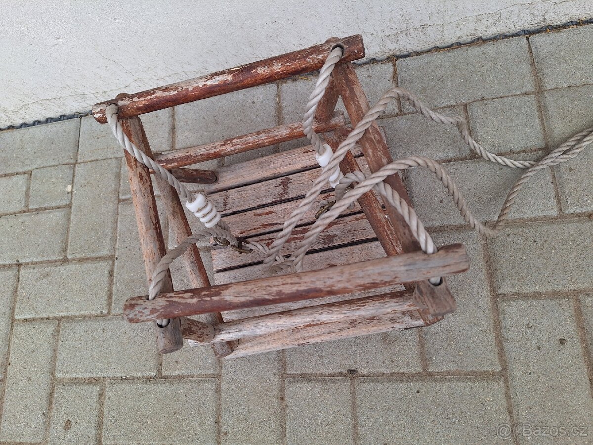 Dřevěná dětská houpačka - 2