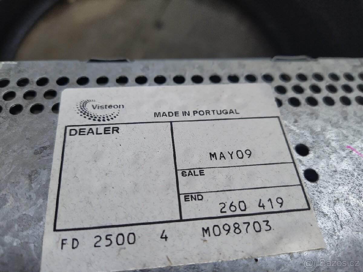 Prodám na Ford fiesta rok 2004 orig.radio - 2