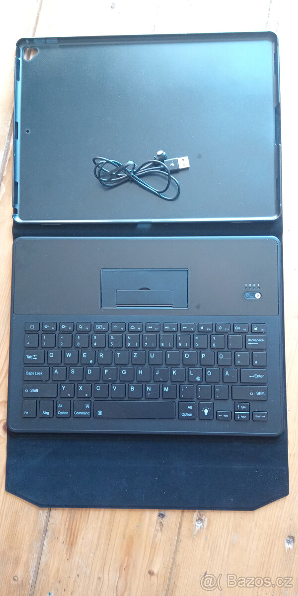 Pouzdro s BT klávesnicí - 2