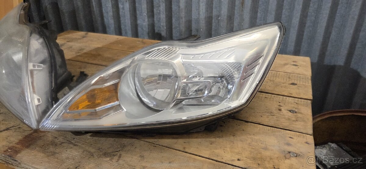 Ford Focus 2008-2013, přední světla,nárazník, kapota - 2