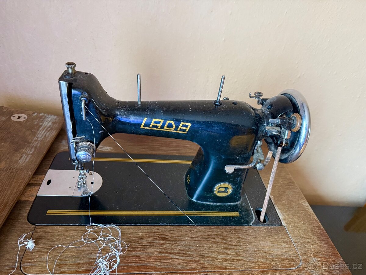 Šicí stroj Lada - 2