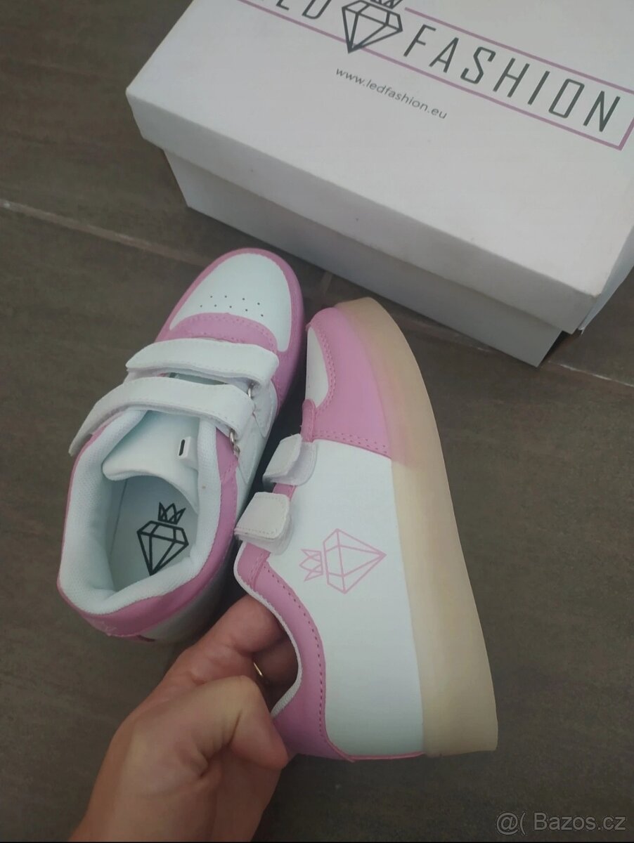 Dívčí svítící boty - 2