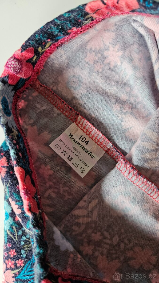 Tříčtvrteční květinové kalhoty - vel. 104 - 2