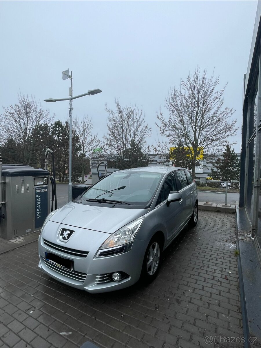 Peugeot 5008-7 míst - 2