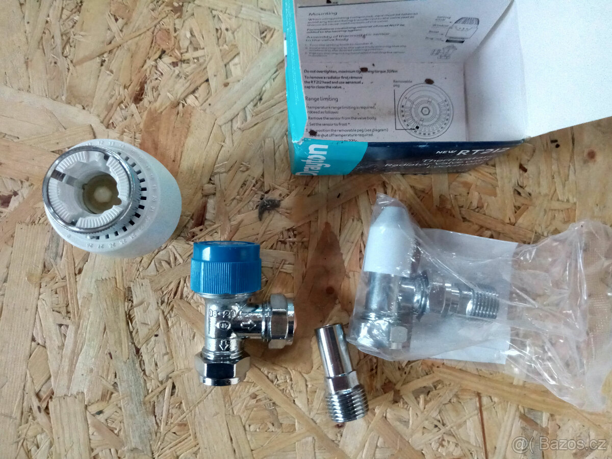 Termohlavice s celou sadou k radiátoru. - 2