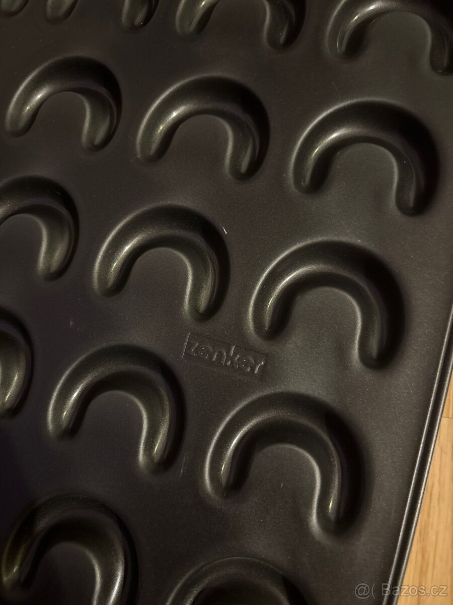 Forma na rohlíčky - 2