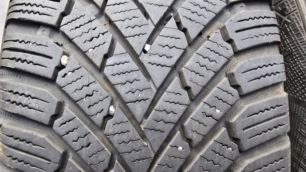 Zimní pneu 205/55/16 Continental - 2