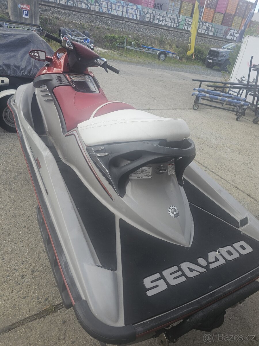 Vodní skútr RXT 215 - 2