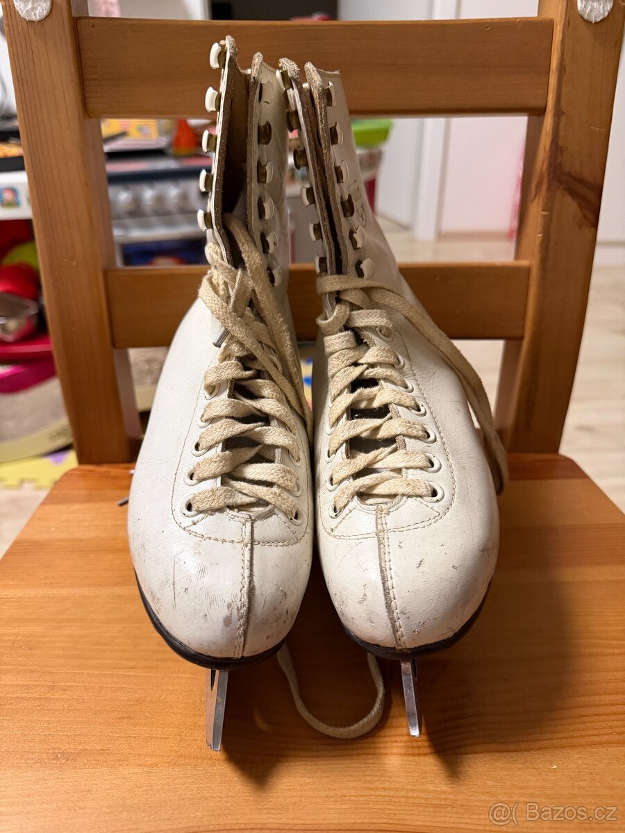 dívčí/dětské kožené brusle Botas, vel. 23 (stélka 22,5) - 2
