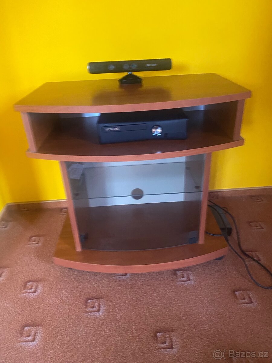 Stolek pod televizi - 2