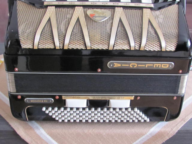 Delicia Melodia VI, 96 basů - 2