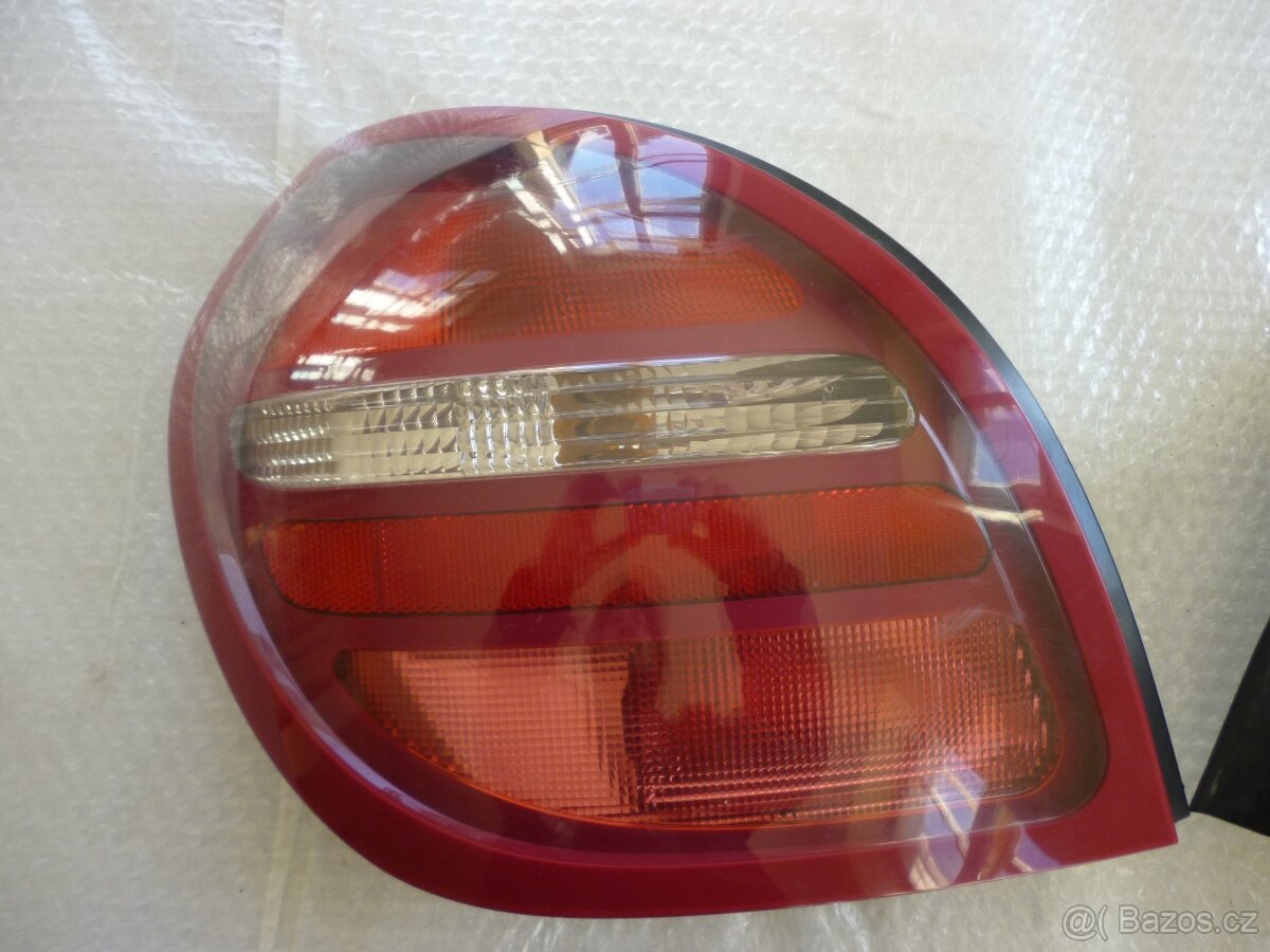 Nissan Almera – Světla Hatchback - 2