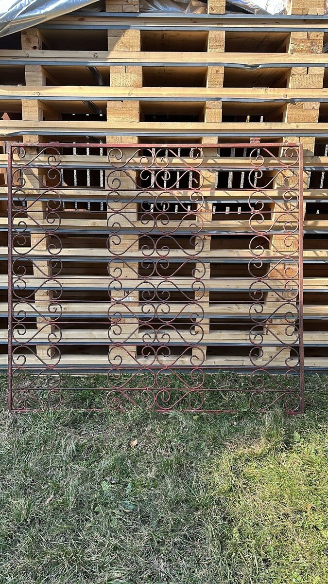 Mříže do provozovny 3 kusy. - 2