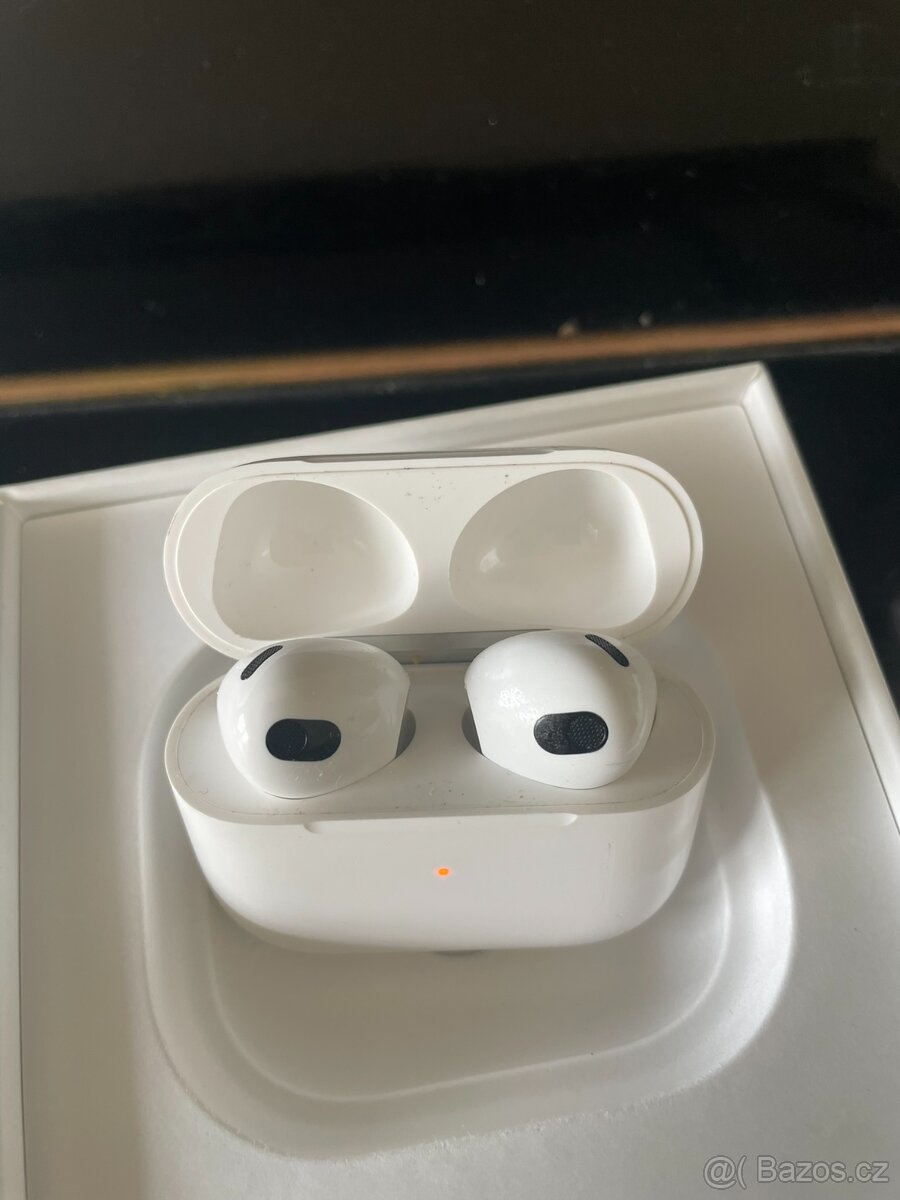 Apple AirPods 3.generace (levé nehraje) - 2