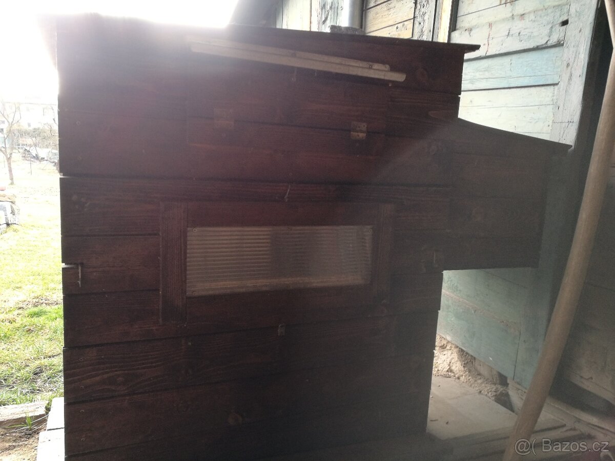 Kurník pro slepice + plech. trusník - 2