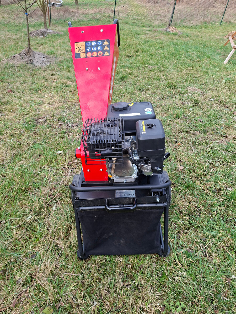 štěpkovač, drtič větví Cedrus - 2