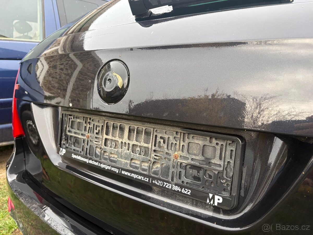 Páté dveře Škoda Superb 2 combi 9910 - 2