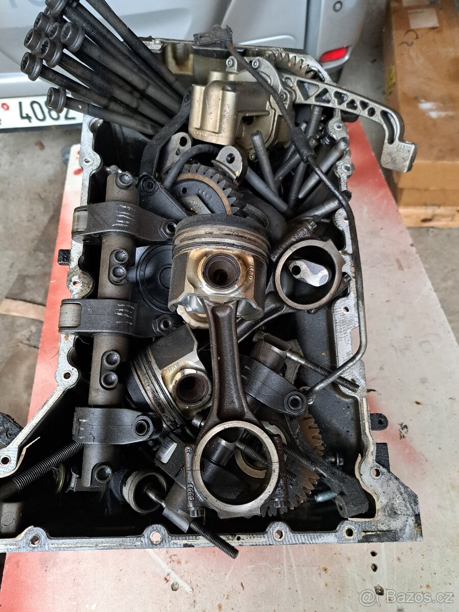 VW TOUAREG 2.5 TDI 128 KW - 2