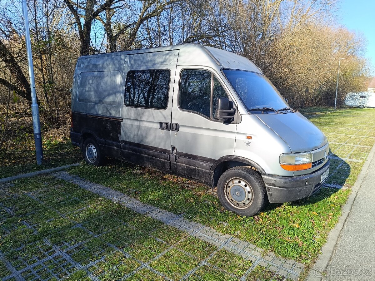 Renault master 2.2 dci L2h2 šestimístný - 2