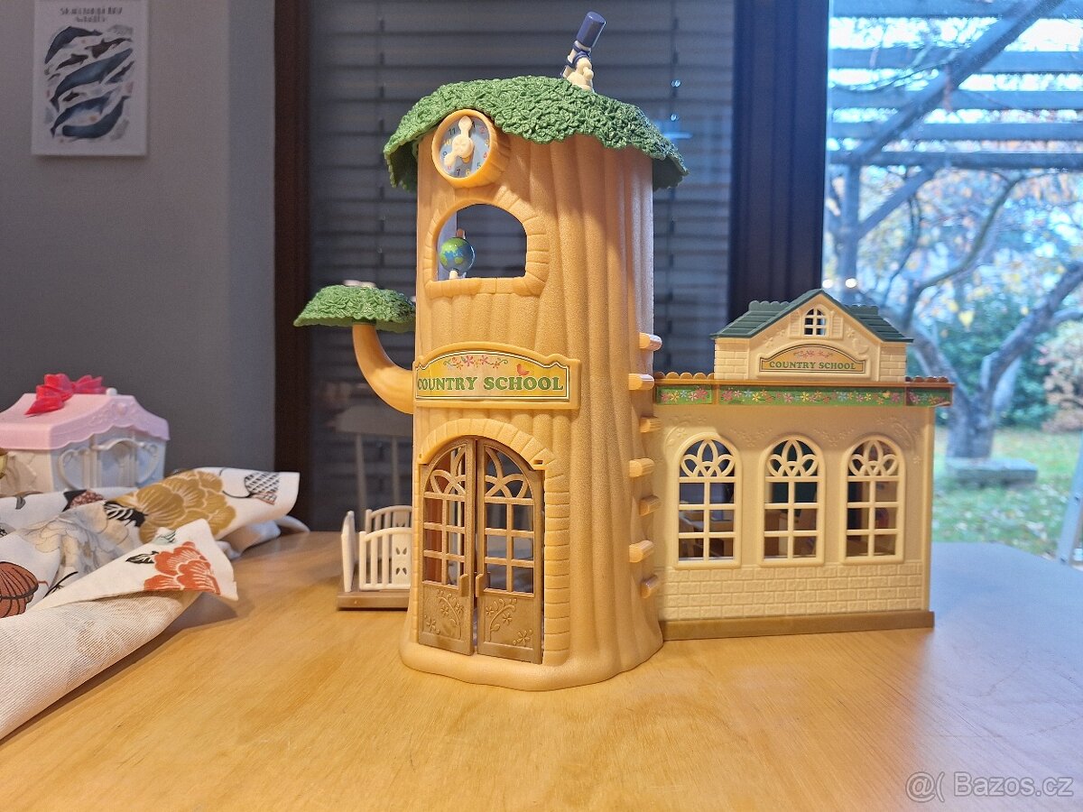Sylvanian families domeček - Škola u stromu - 2