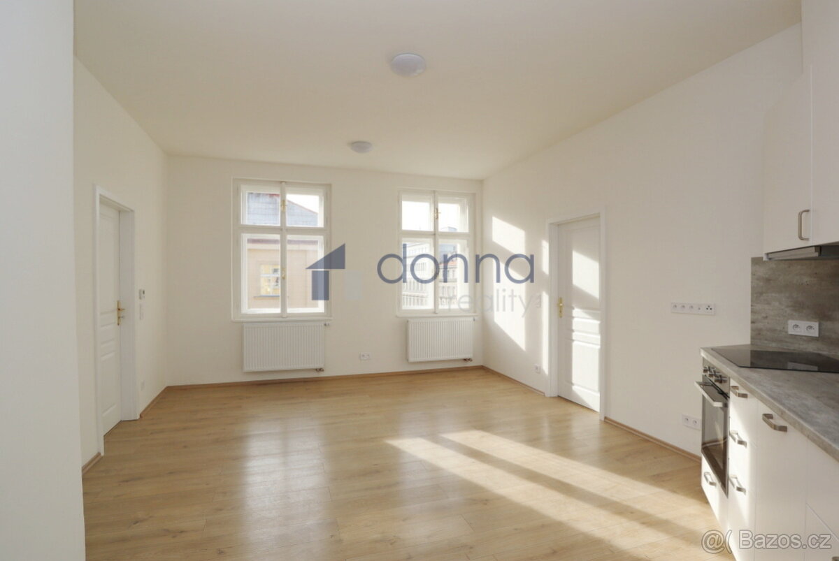 Pronájem bytu 3+kk, 67m2, 4. p., výtah, v ulici Rumunská, Pr - 2