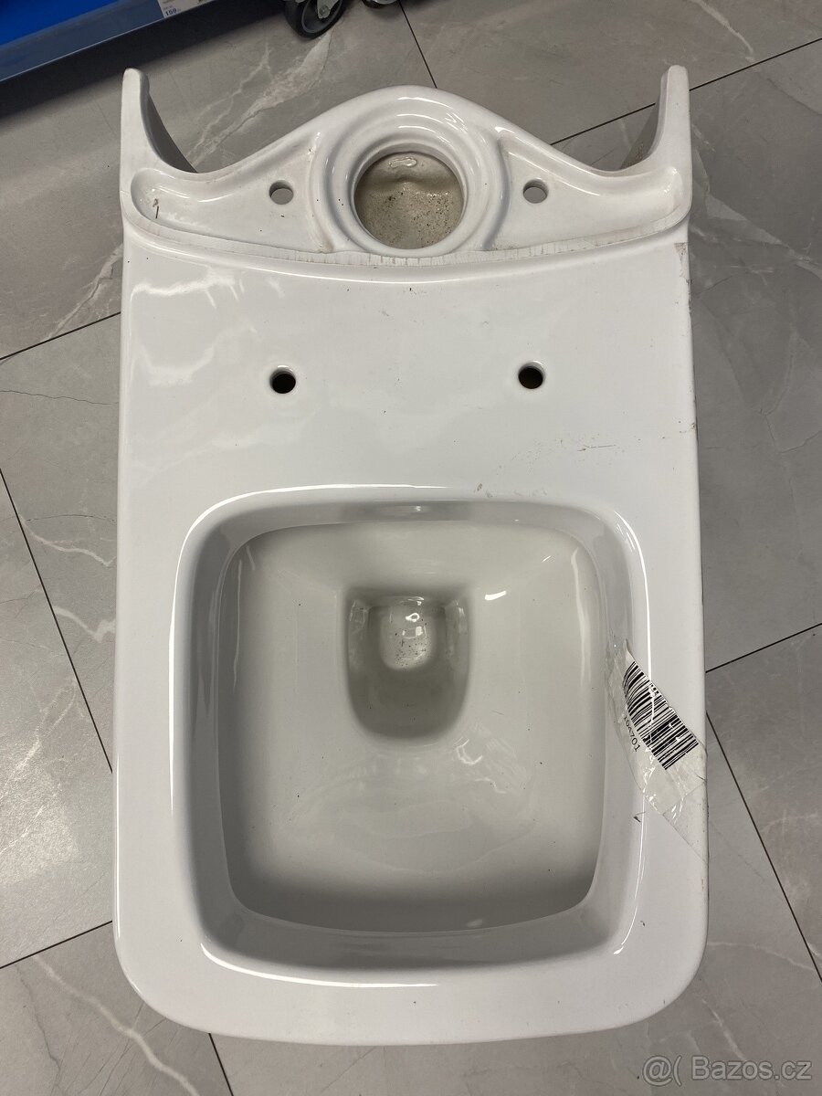 Spodni cast WC kombi - VYLEVKA zadni odpad - 2