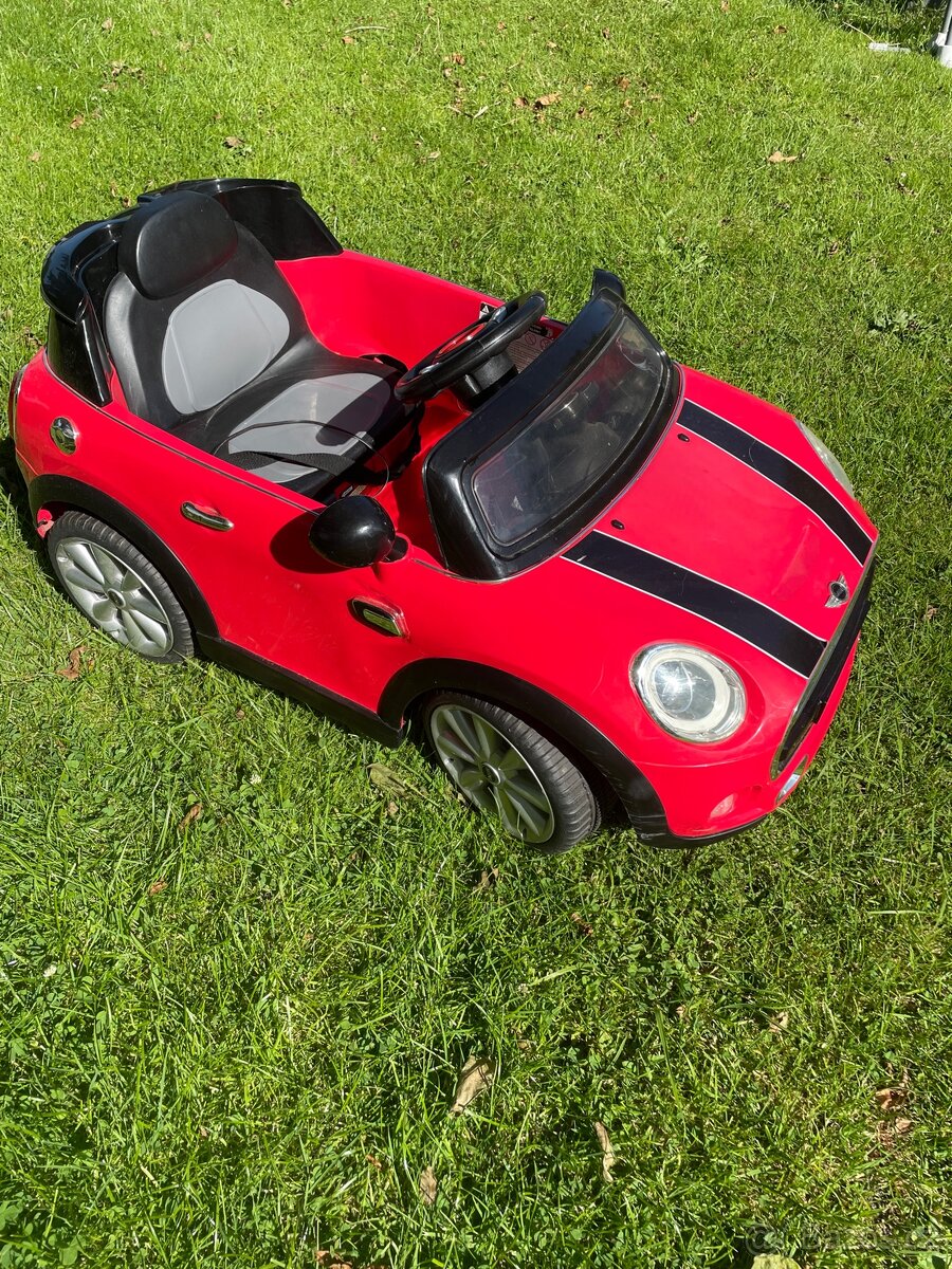 Dětské elektrické autíčko - 2