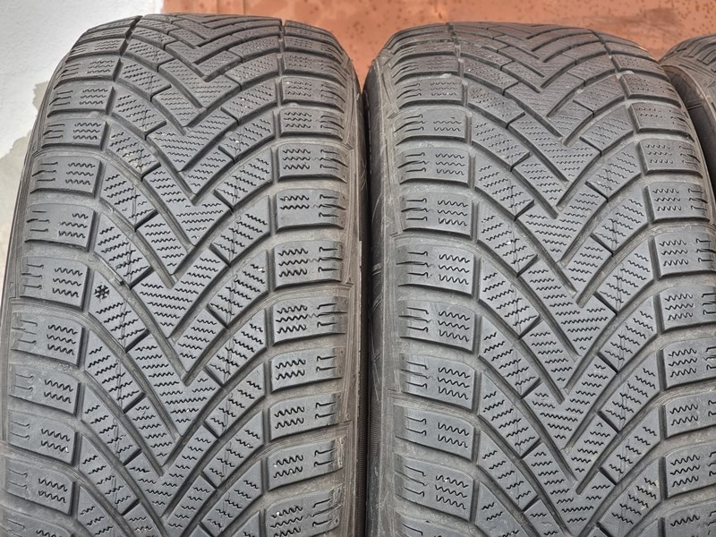 Zimní Vredestein 205/60/16 - 2