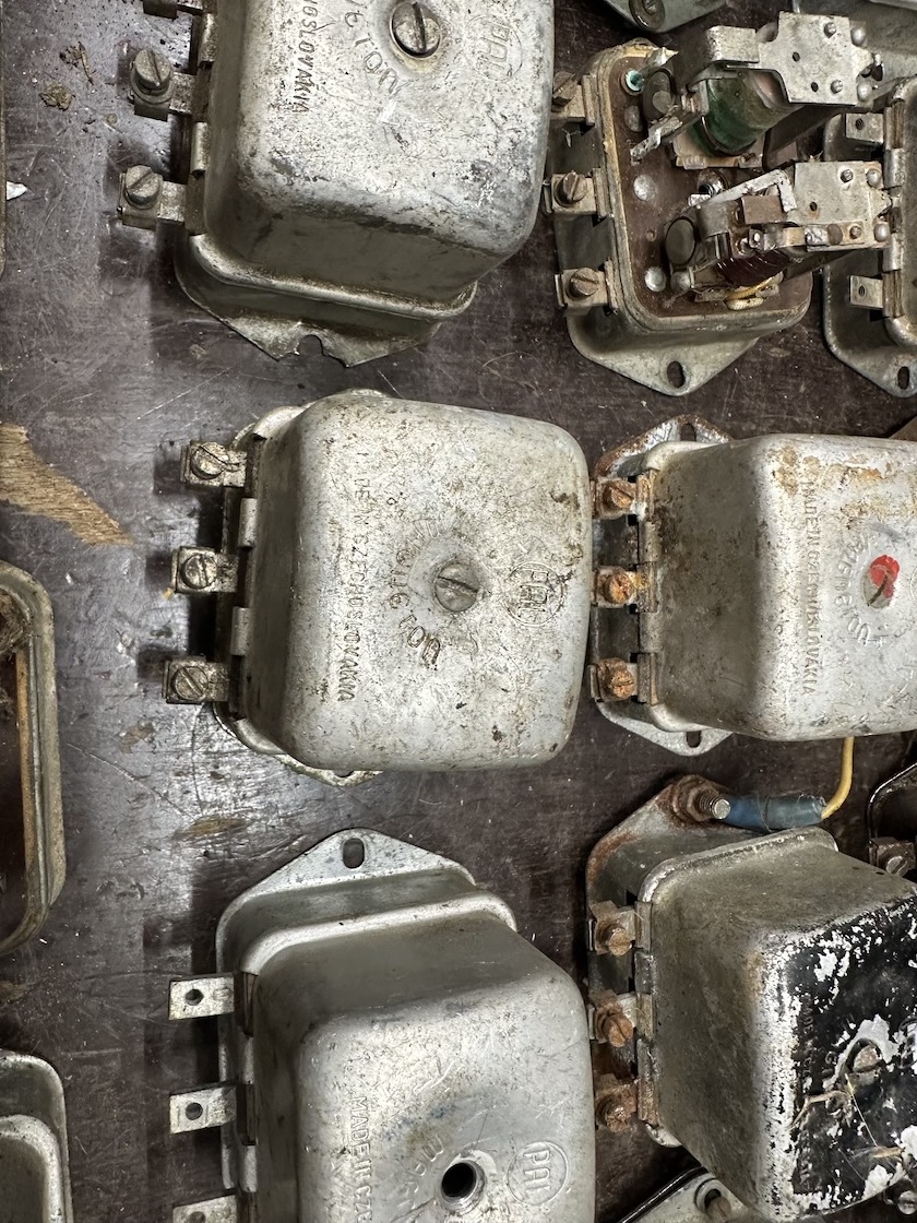 Predám skrinkový regulátor napati JAWA ČZ 175 250 35 - 2