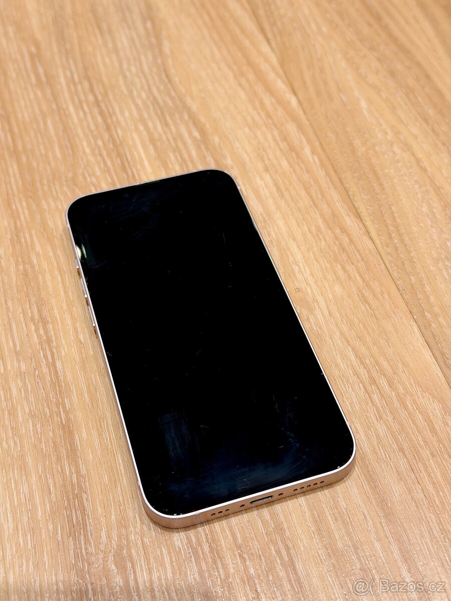 iPhone 13 + příslušenství - 2