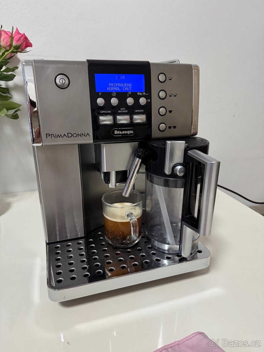 Prodám kávovar Delonghi PrimaDonna ESAM 6600 - 2
