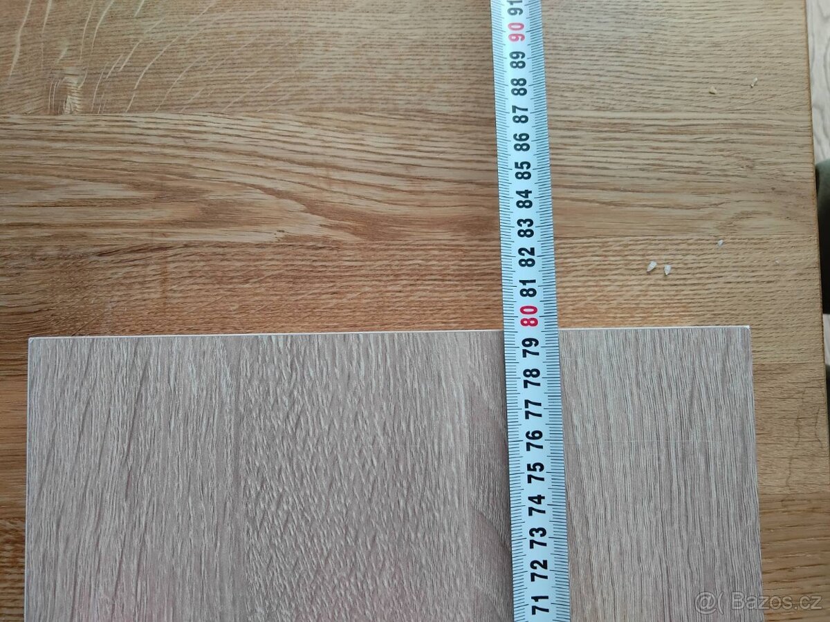 Levitující police - 2