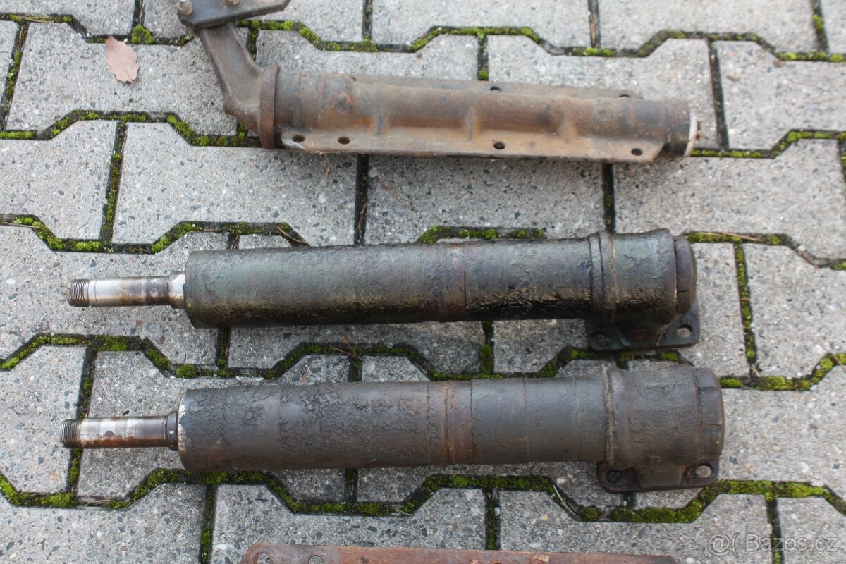 Tatra 603 - kliková ramena + přední tlumiče - 2