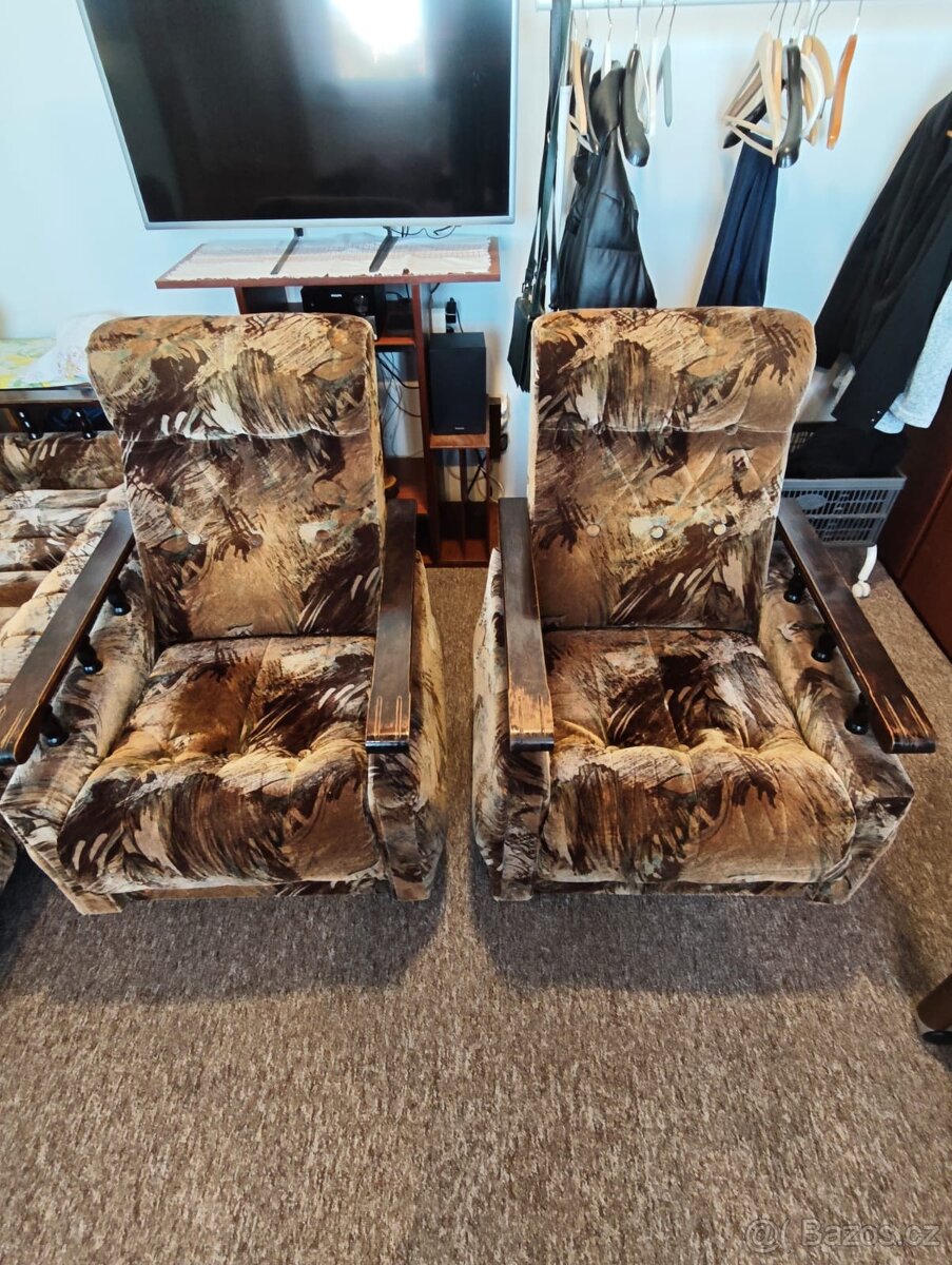 Sedačka a dvě křesla - 2