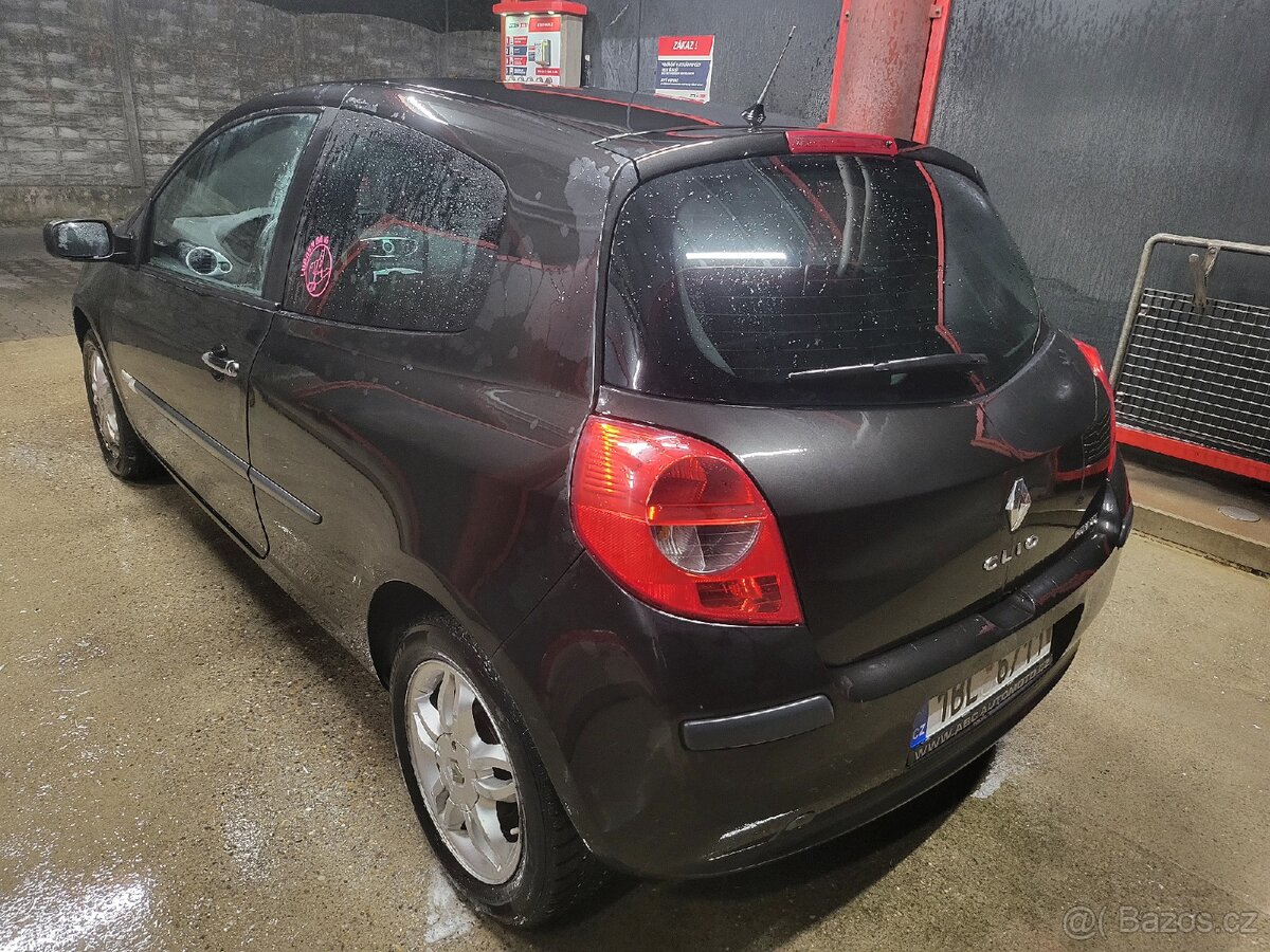 Renault clio - 2