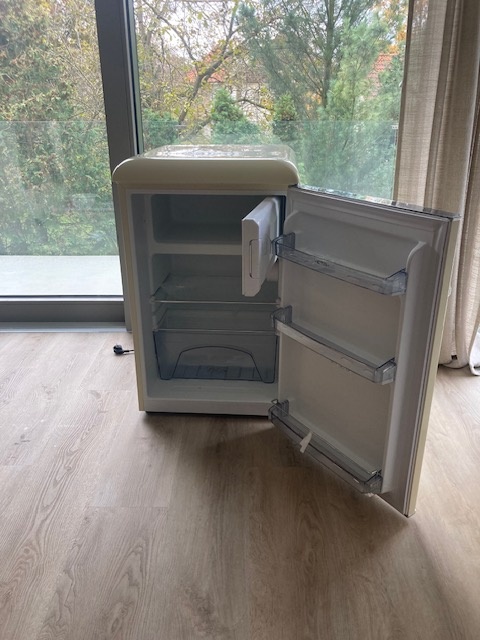 Malá retro lednička s mrazákem - 2