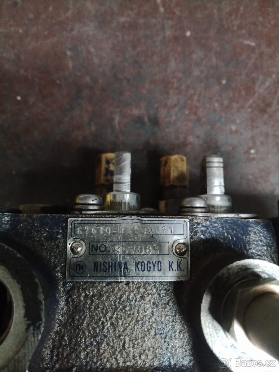 Hydraulický rozvaděč Toyota - 2