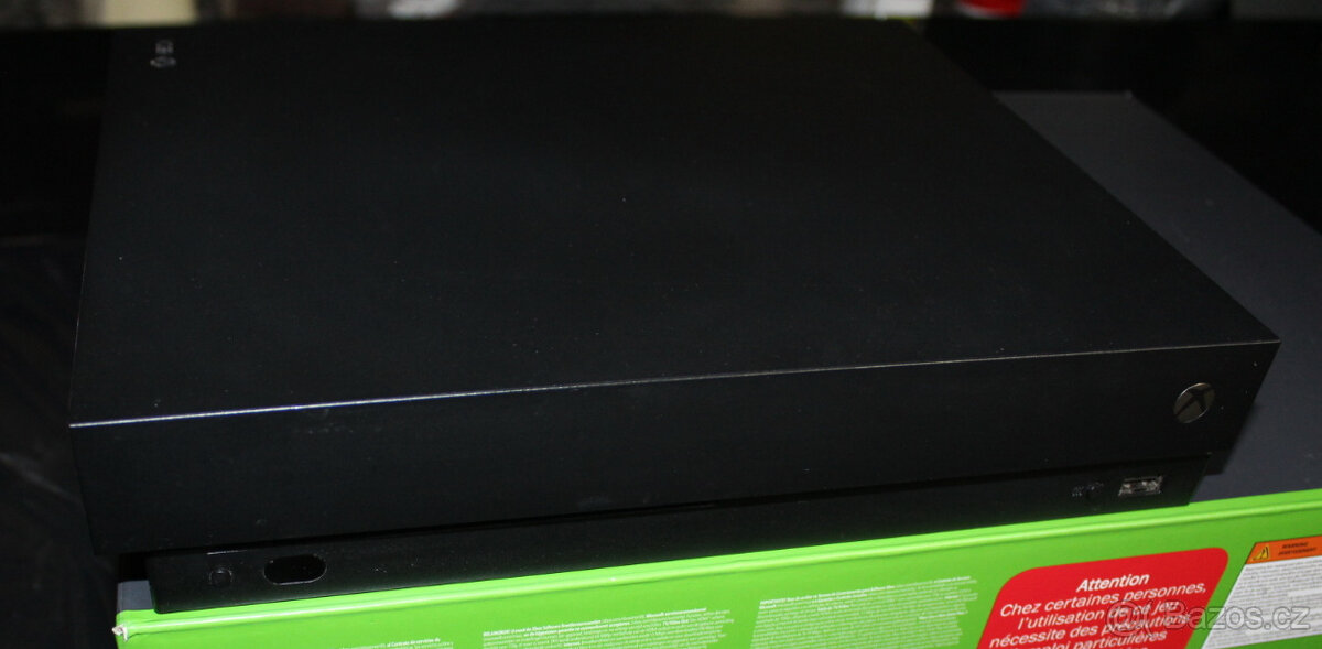 Microsoft Xbox One X 1TB Antracit Black - kompletní balení - 2