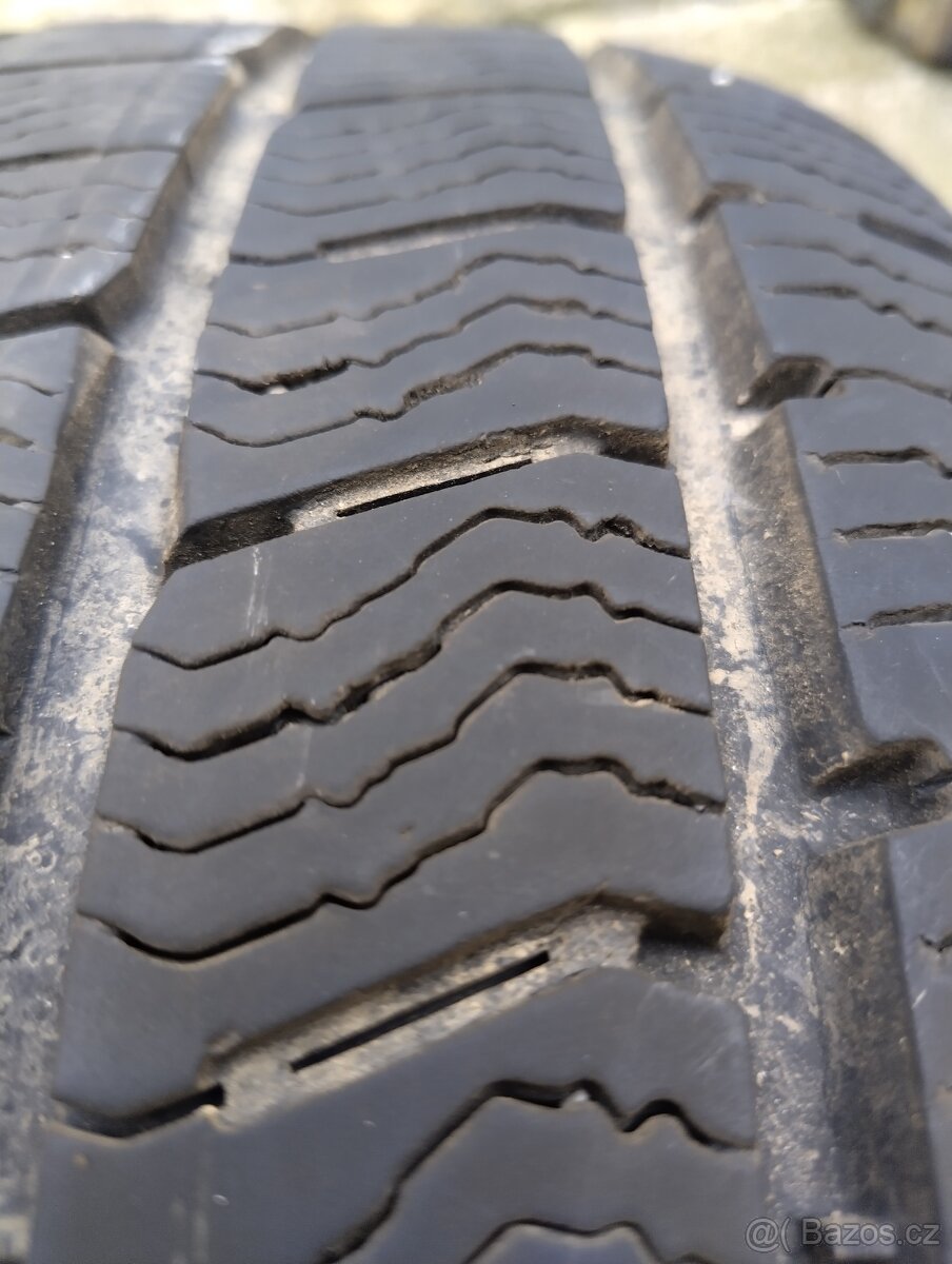 Zimní pneu 235/65 16 C - 2